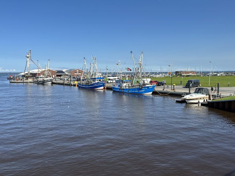 Landschaftsbilder in Ostfriesland in Dornumersiel am Hafen