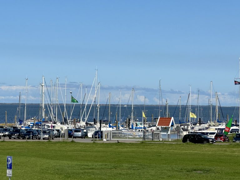 Landschaftsbilder in Ostfriesland in Dornumersiel am Hafen