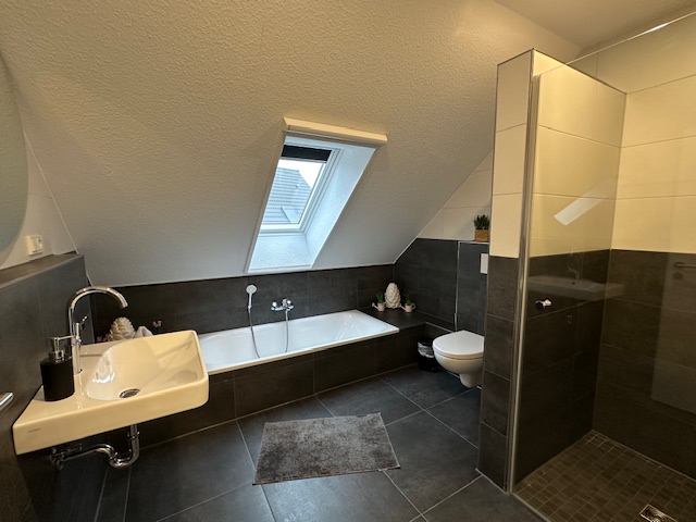 Bad Dachgeschoss Landhaus Seewind